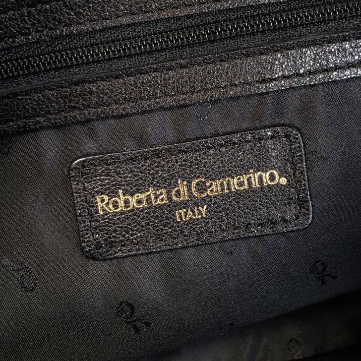 ロベルタディカメリーノ ☆ レザー ハンドバッグ 底鋲付き ブラック 黒 横長 Roberta di Camerino ロベルタディカメリーノ ☆ レザー ハンドバッグ 底鋲付き ブラック 黒 横長 Roberta di Camerino