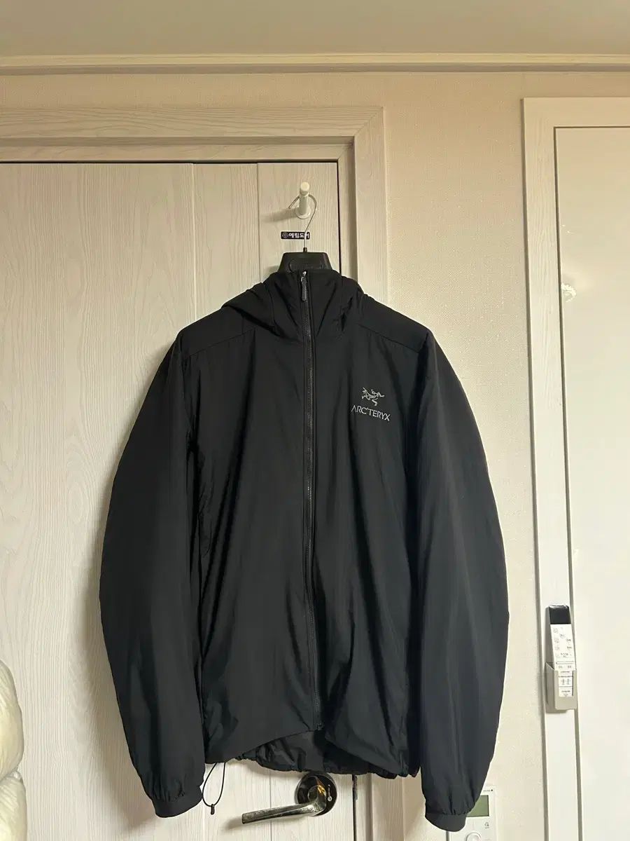 ARC'TERYX アークテリクス Atom（アトム） LT フーディ ブラック L 韓国国内店舗購入 正規品