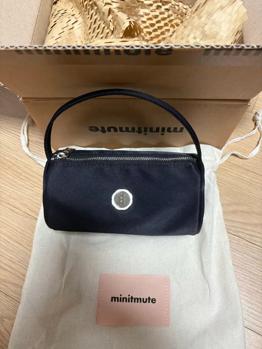 新品) MINITMUTE ミニミュート クロサークル シルバーブラック