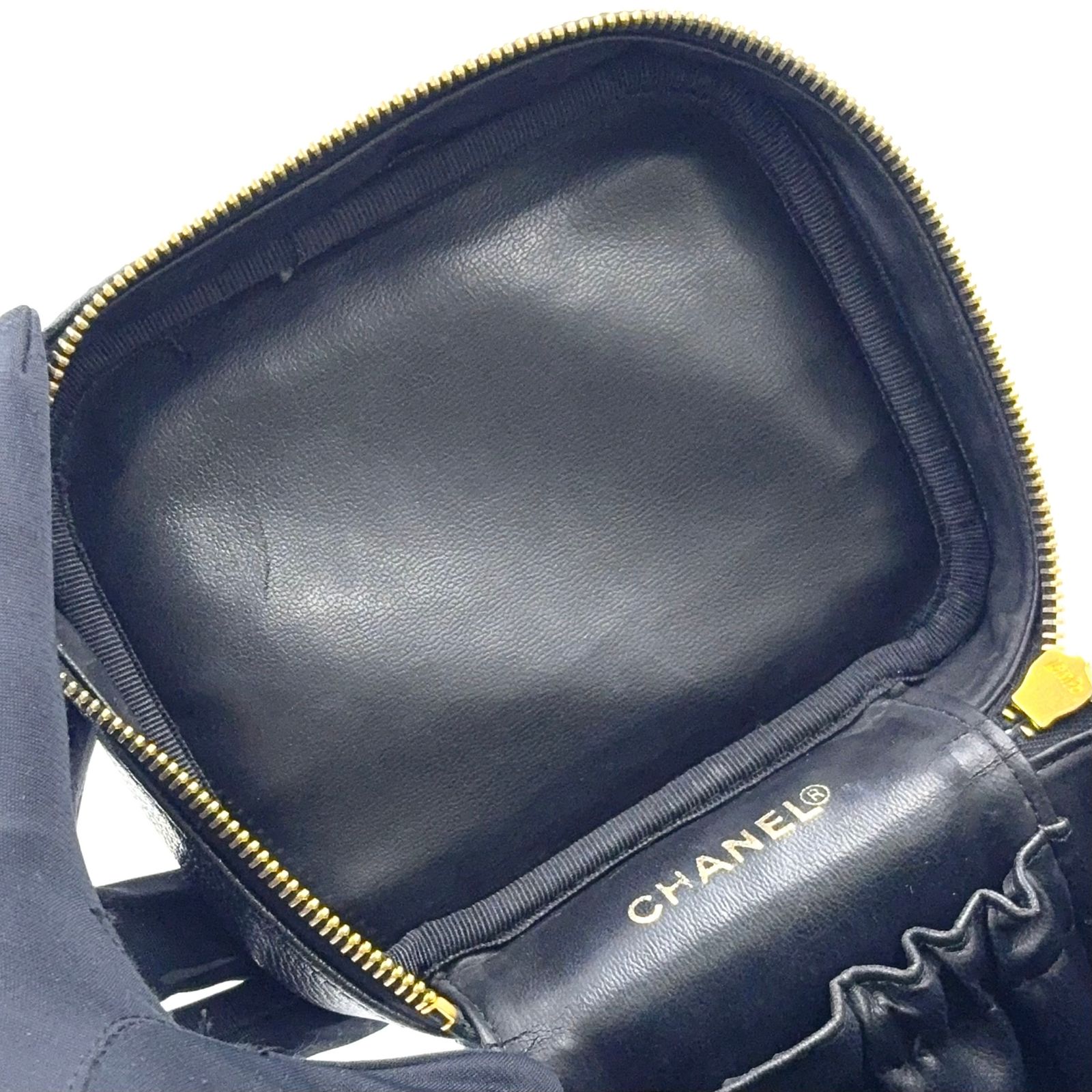 新着】CHANEL ココマーク バニティ シリアル番号不鮮明 キャビアスキン
