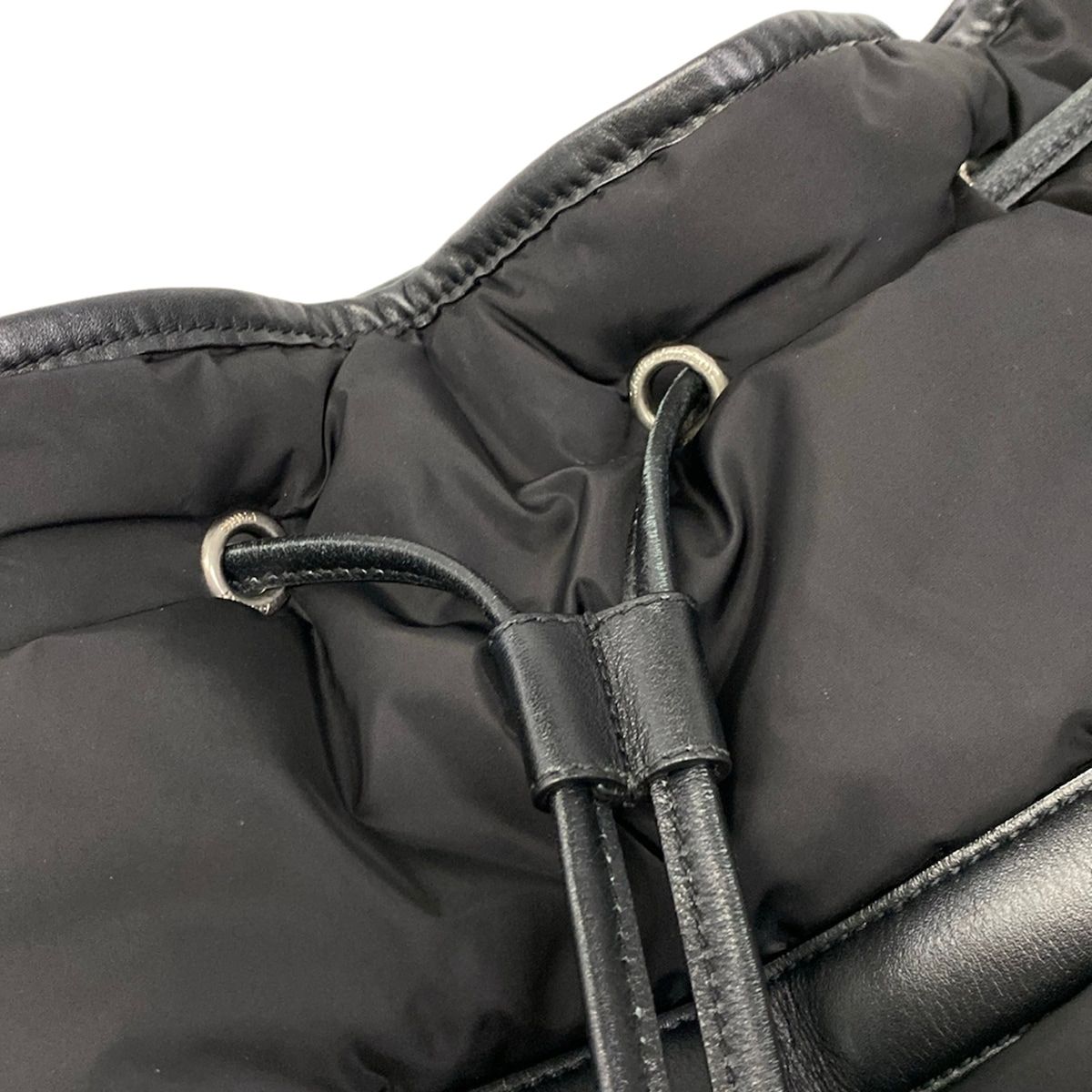 SAINT LAURENT PARIS(サンローランパリ) ワンショルダーバッグ リヴ