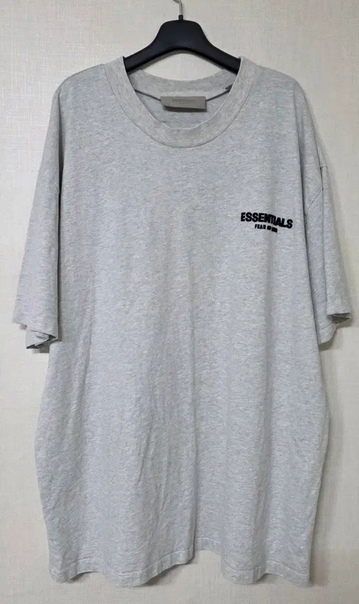 エッセンシャルズ 半袖Tシャツ グレー L