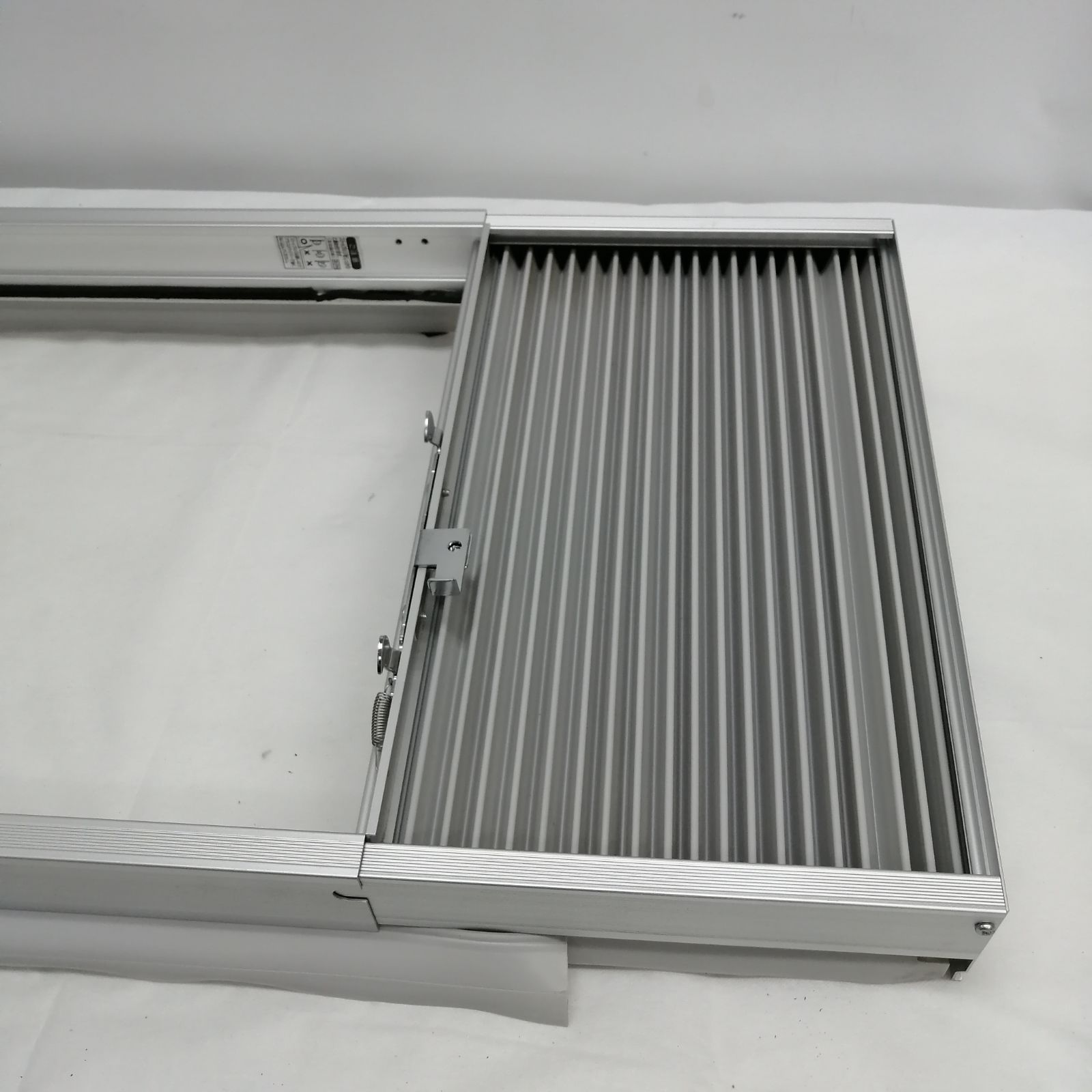 動作品】KOIZUMI 窓用エアコン KAW-1606 M2510-hmxhy - メルカリ