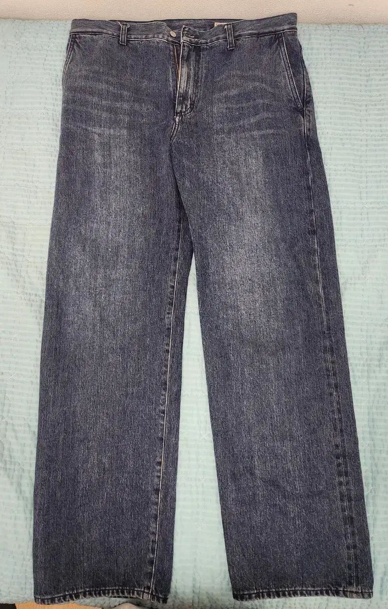 バレンシアガ BALENCIAGA ダメージ加工 704282 TDW14 UNISEX ジーンズ
