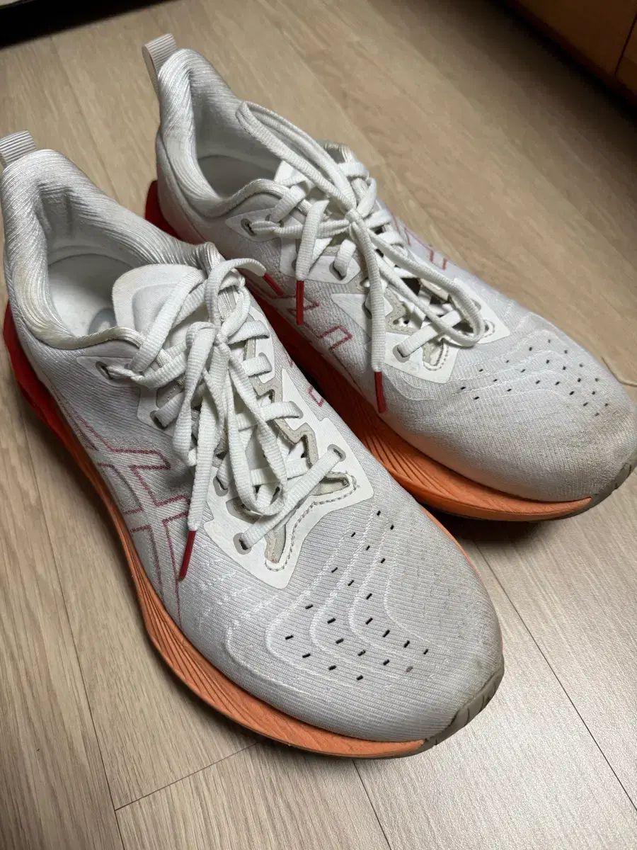 280 アシックス ノヴァブラスト4