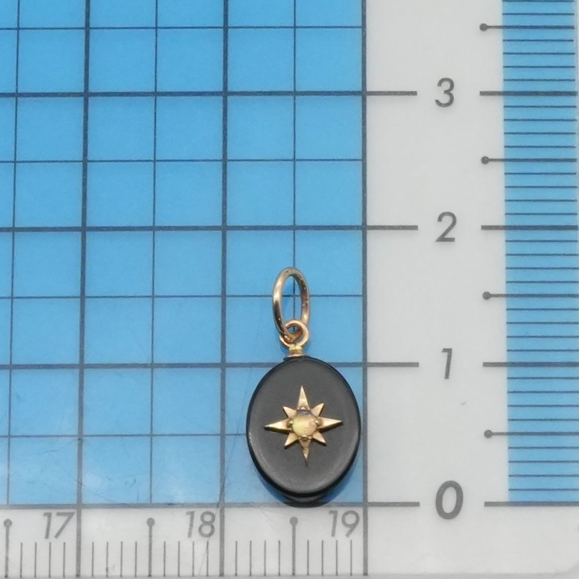 アガット　ネックレストップ　オニキスとオパールのリバーシブル アガット K10 オニキス ネックレストップ 星空 オーバル/25-2617