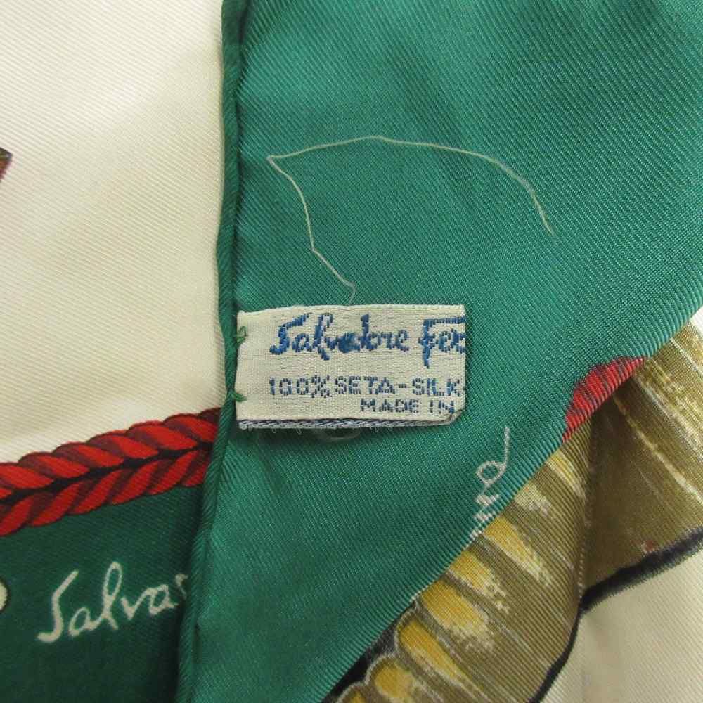 サルヴァトーレフェラガモ Salvatore Ferragamo スカーフ 絹 シルク 靴