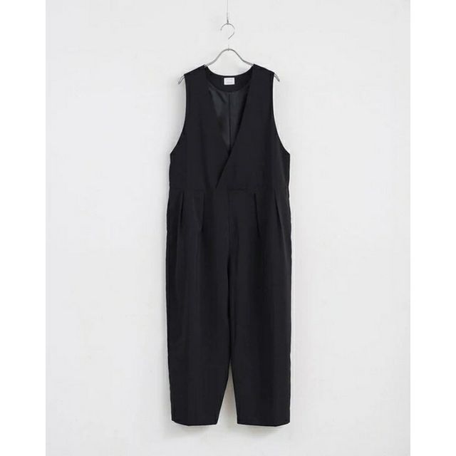 UN CINQ (アンサンク) | LIGHT TROPICAL STRETCH JUMPSUIT (black) | ジャンプスーツ オールインワン サロペット オケージョン ストレッチ イージーケア 抗ピリング 接触冷感 ノースリーブ ブラック 無地 ゆっ