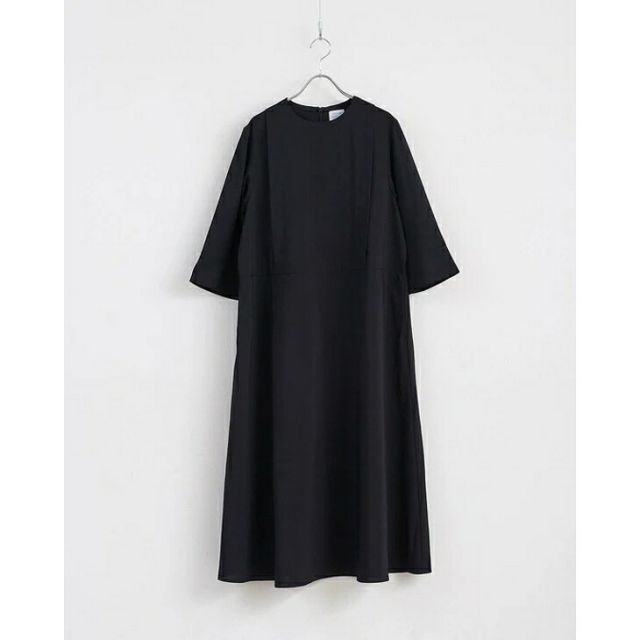 UN CINQ (アンサンク) | LIGHT TROPICAL STRETCH DRESS (black) | ワンピース ドレス オケージョン ストレッチ イージーケア 抗ピリング 接触冷感 長袖 ブラック 無地 ゆったり きれいめ シンプル レディース