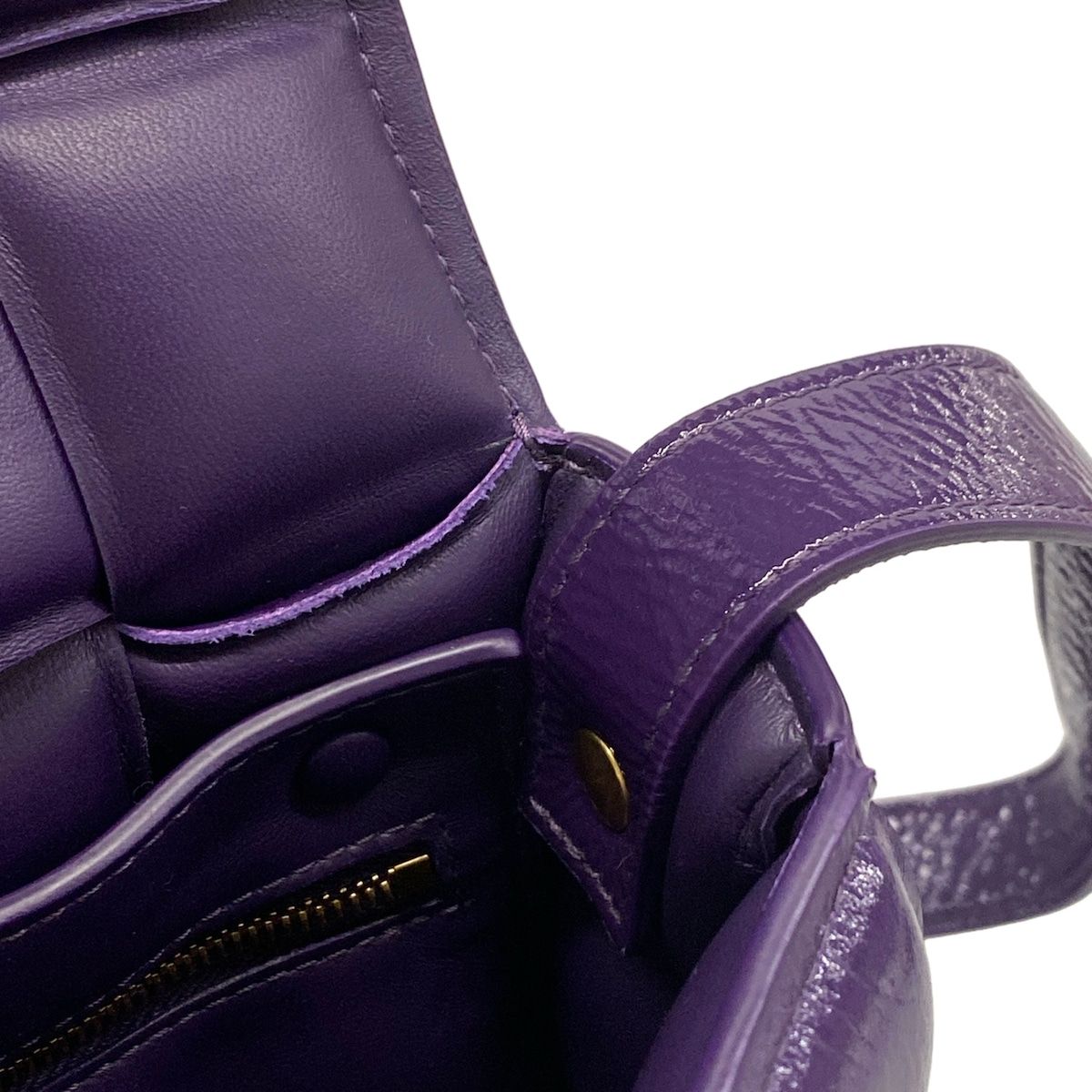 BOTTEGA VENETA(ボッテガヴェネタ) ショルダーバッグ パデッド カセット パープル レザー