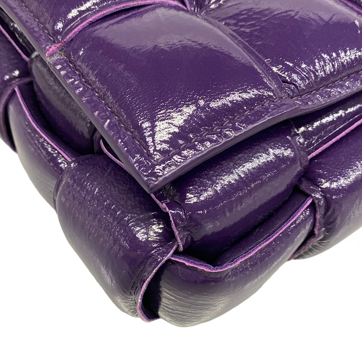 BOTTEGA VENETA(ボッテガヴェネタ) ショルダーバッグ パデッド カセット パープル レザー