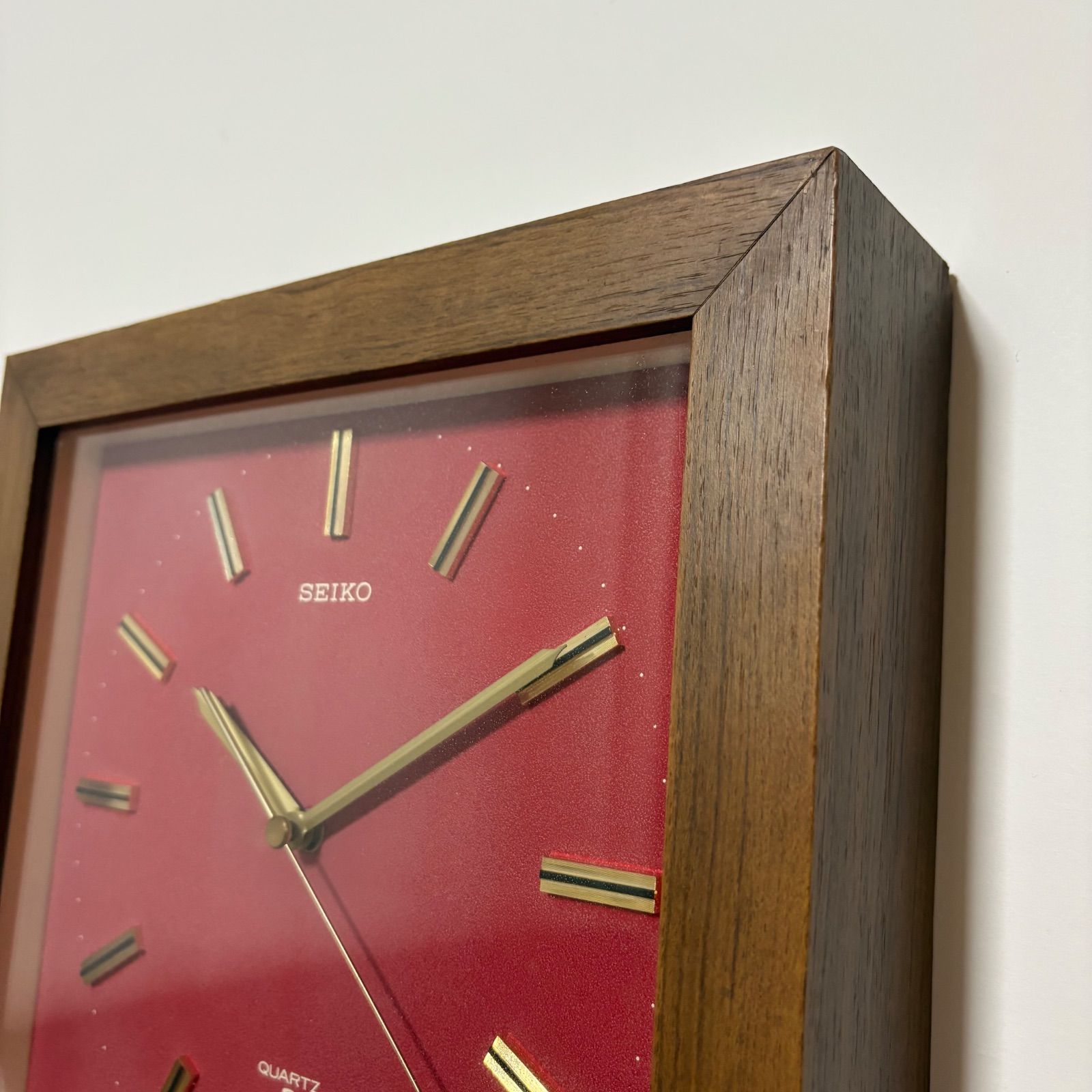80's　SEIKO　掛け時計　ポストモダン　ビンテージ　レッド 70s SEIKO 壁掛け時計 赤文字盤 ミッドセンチュリー レトロポップ