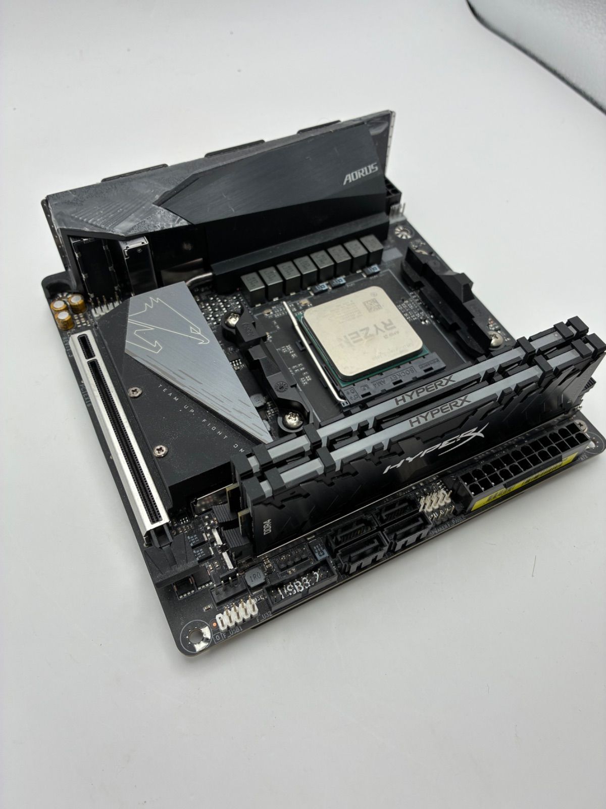 動作未確認 AMD Ryzen 5 3600 +GIGABYTE B550I AORUS PRO AX +DDR4 Kington HyperX Predator8GB×2 【B033】