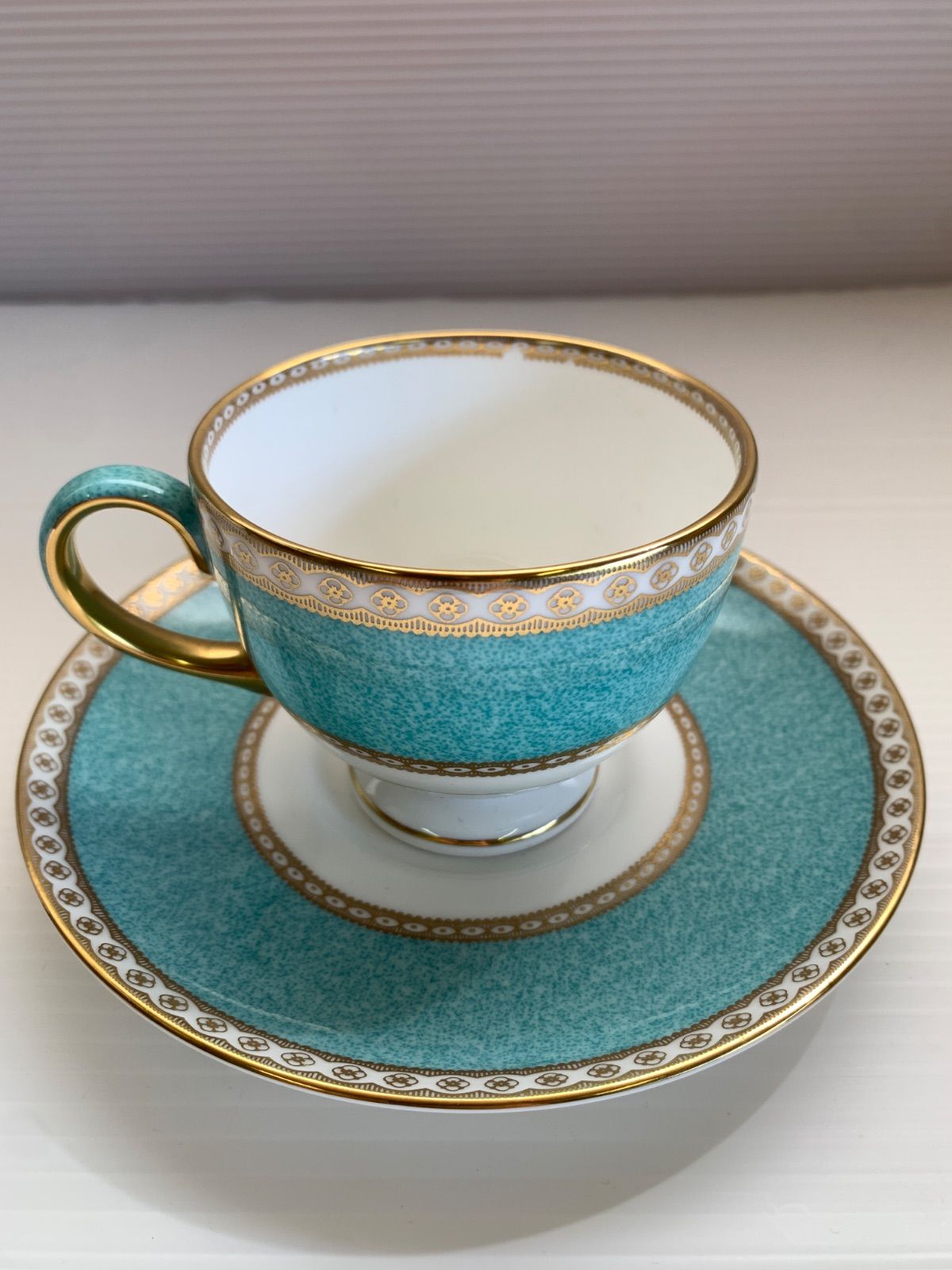 【英国製】ウェッジウッド (WEDGWOOD) ティーカップ&ソーサー　ユーランダーパウダーターコイズ