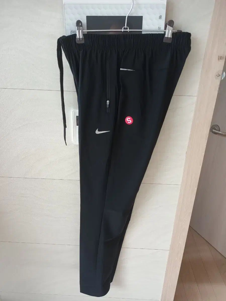 ナイキ 夏用 機能性 接触冷感 パンツ S 新品 ブラック 6,231円