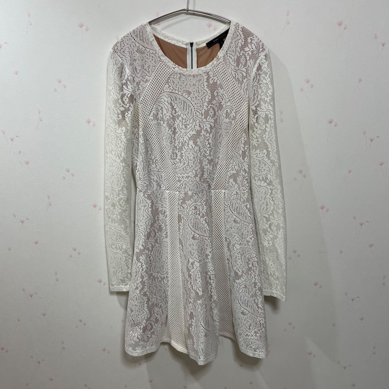 BCBGMAXAZRIA 春　ワンピース　フレア　総レース　クロシェ　ホワイト BCBGMAXAZRIA 総レース ワンピース XS 長袖 フレア ホワイト ホーム