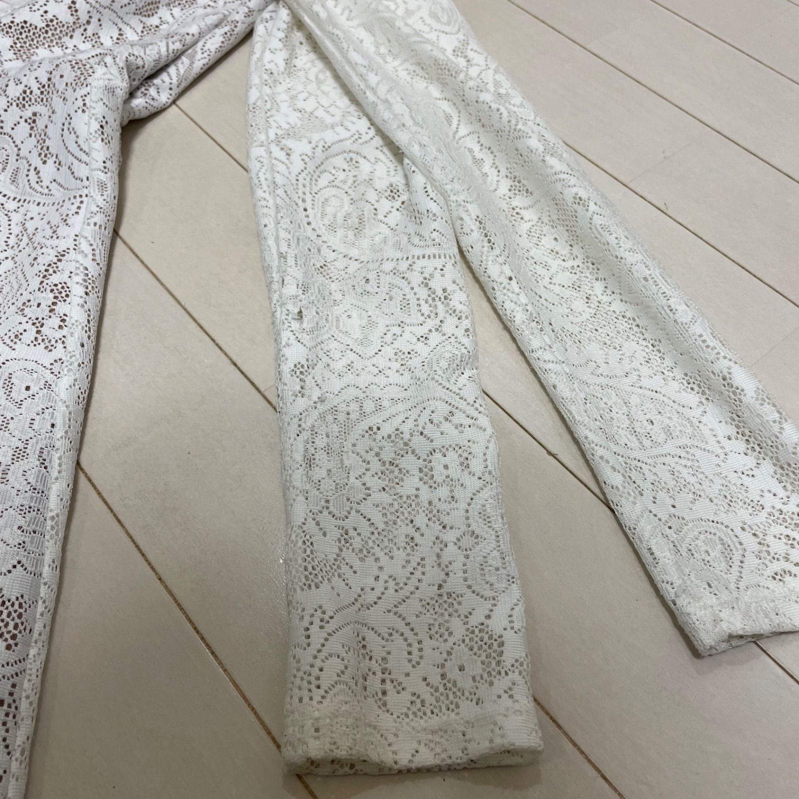 BCBGMAXAZRIA 春　ワンピース　フレア　総レース　クロシェ　ホワイト BCBGMAXAZRIA 総レース ワンピース XS 長袖 フレア ホワイト ホーム