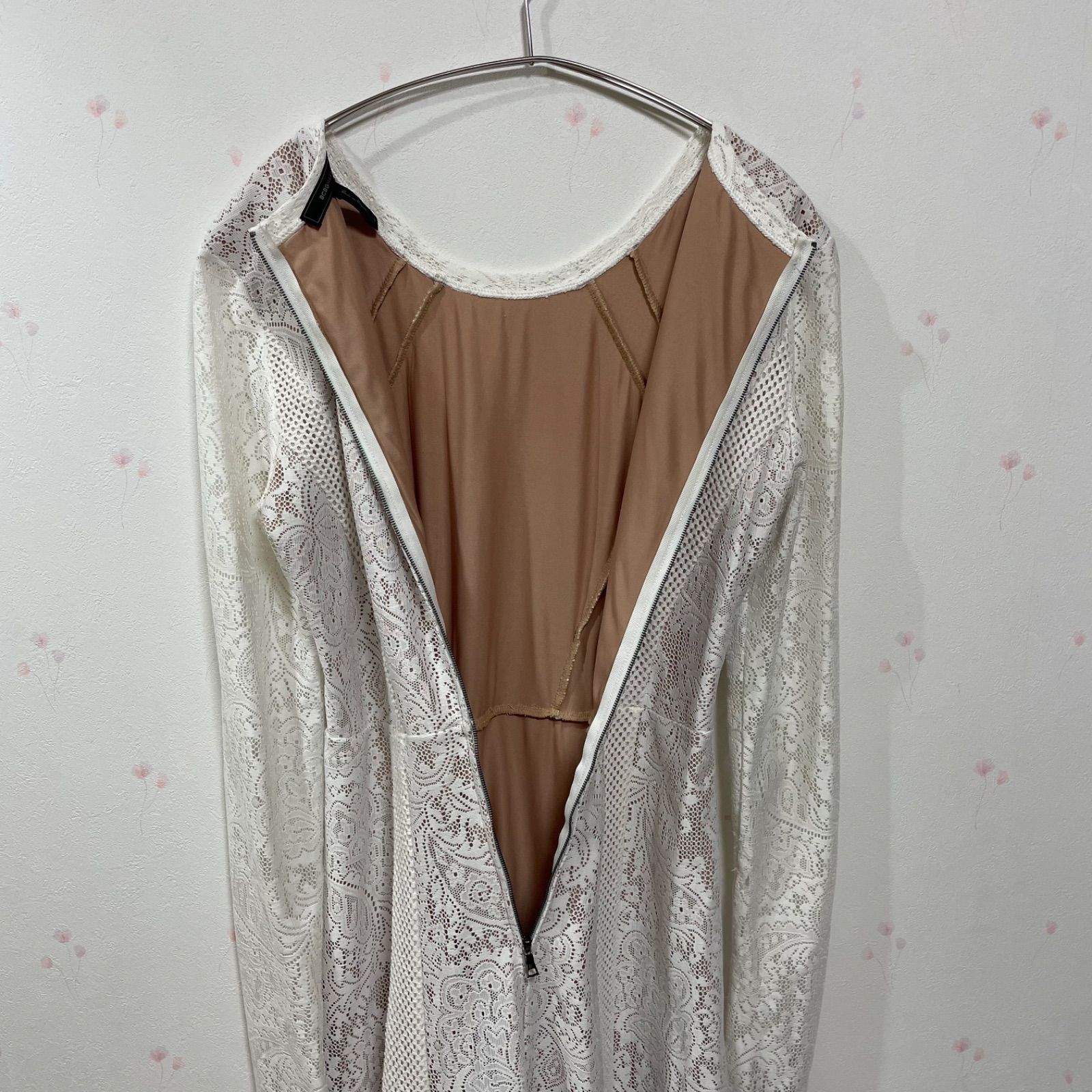 BCBGMAXAZRIA 春　ワンピース　フレア　総レース　クロシェ　ホワイト BCBGMAXAZRIA 総レース ワンピース XS 長袖 フレア ホワイト ホーム