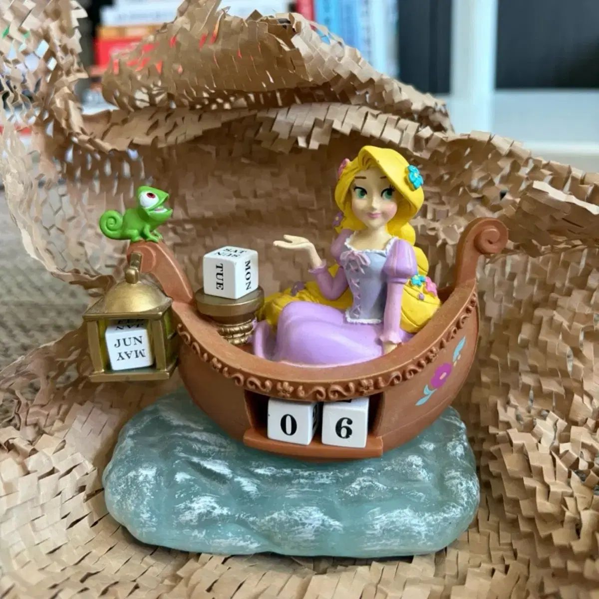 ディズニー ラプンツェル 万年カレンダー フィギュア