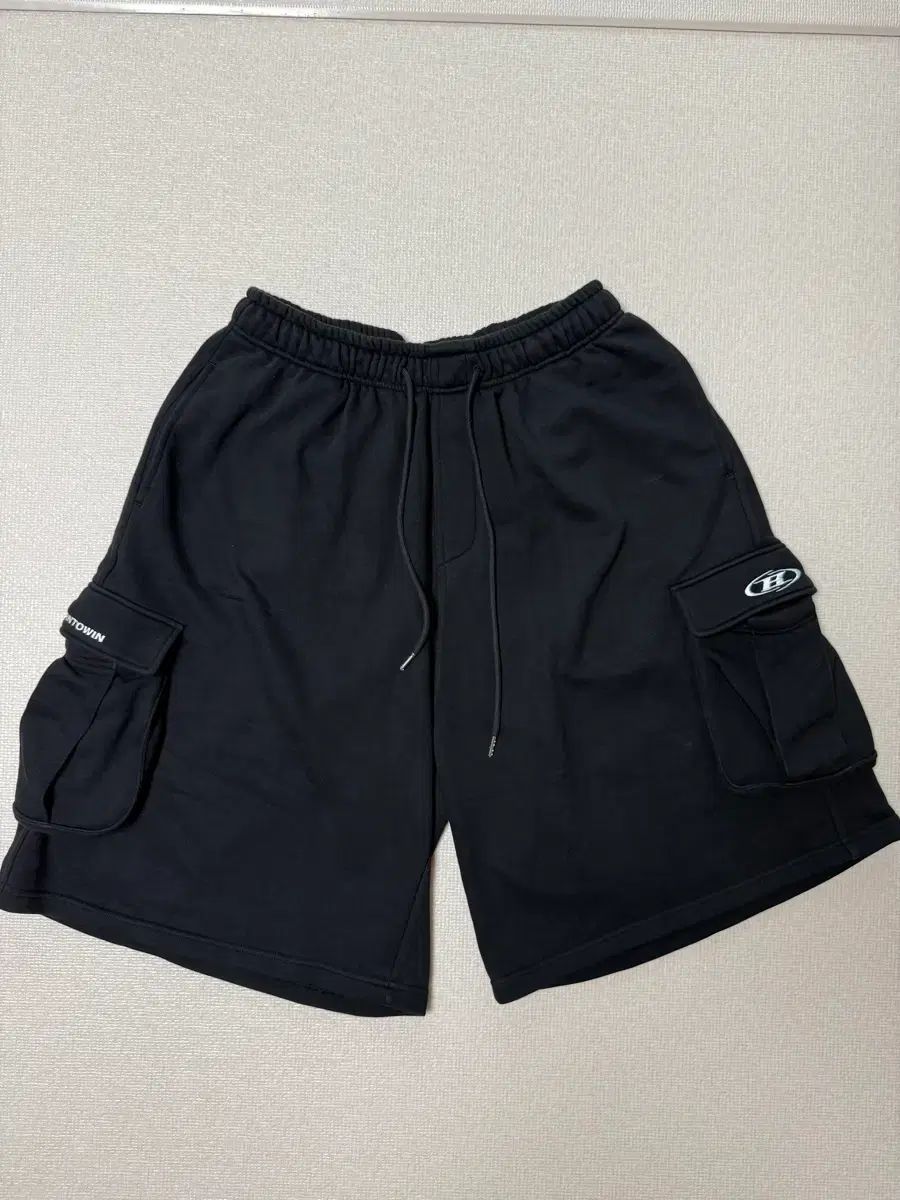 BORN TO WIN カーゴ バミューダ パンツ サイズ2