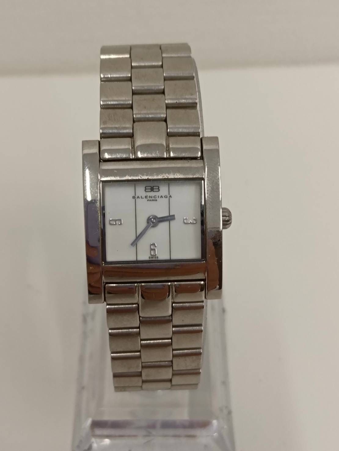 【中古品】 BALENCIAGAバレンシアガ 腕時計 クオーツ シルバー 時計 箱付き 現状品 8,520円