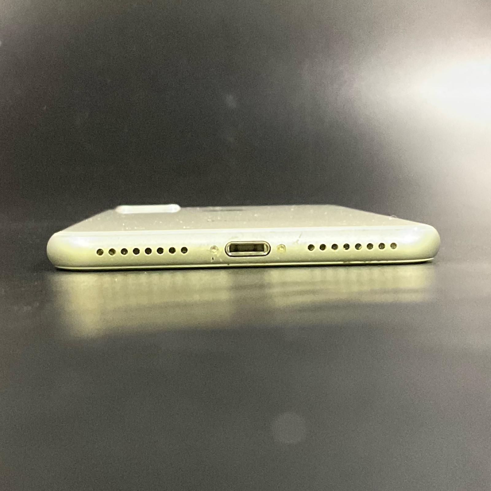 iPhone 8 Plus 64GB シルバー SIMフリー - メルカリ