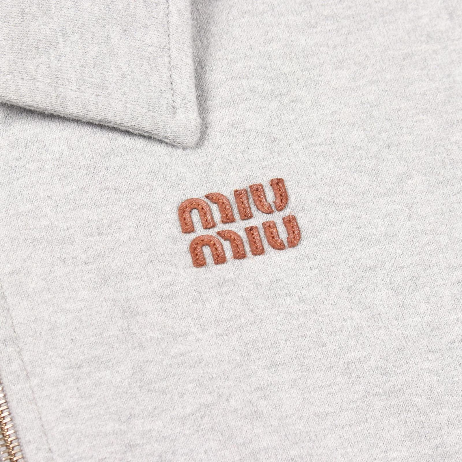 Miu Miu ミュウ ミュウ ハーフジッパー クロップド ロゴ スウェット