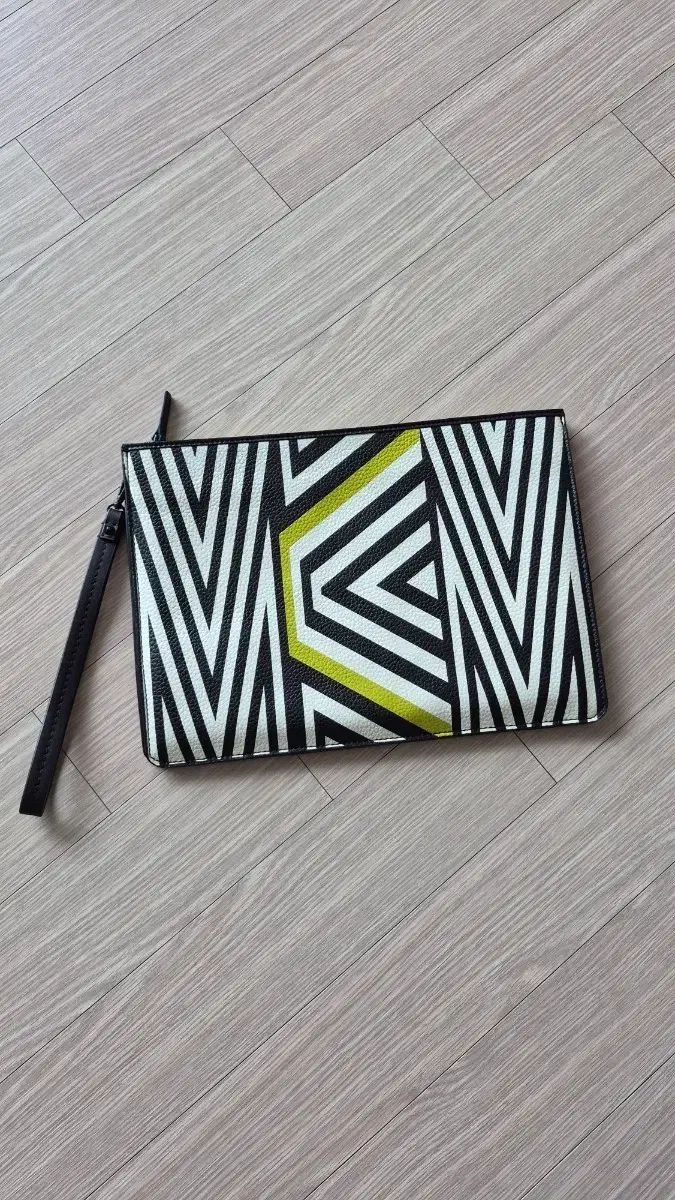 MCM トゥービアス レーベルガー クラッチバッグ (正規品 状態良し)