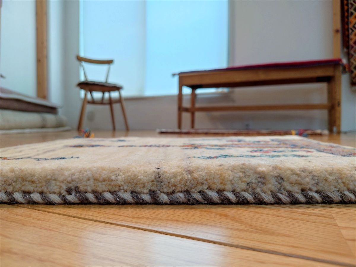 ハンドメイド ペルシャ ギャッベ 玄関マット小 55.5x43㎝ アイボリー