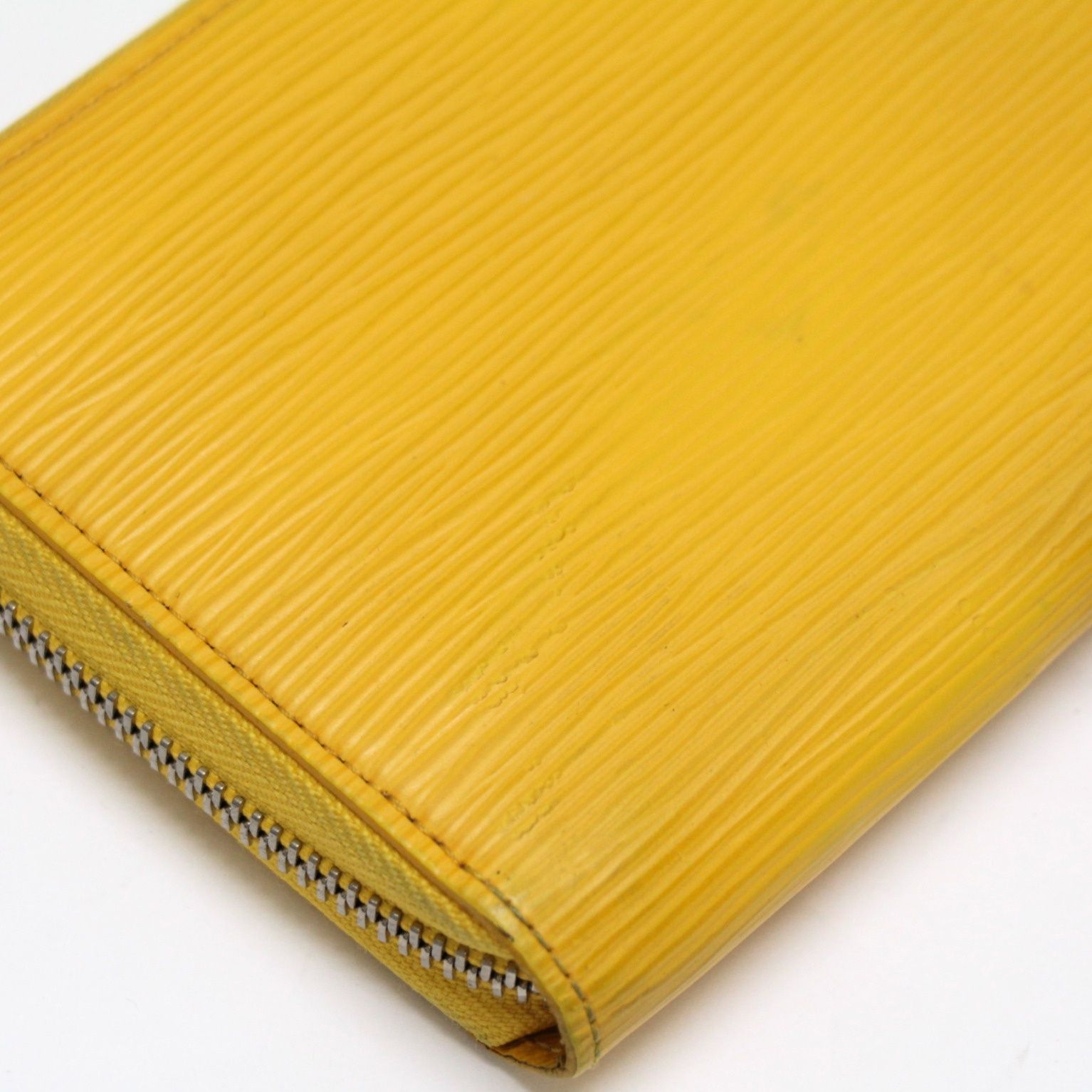 Louis Vuitton ルイヴィトン ジッピーウォレット ラウンドファスナー長