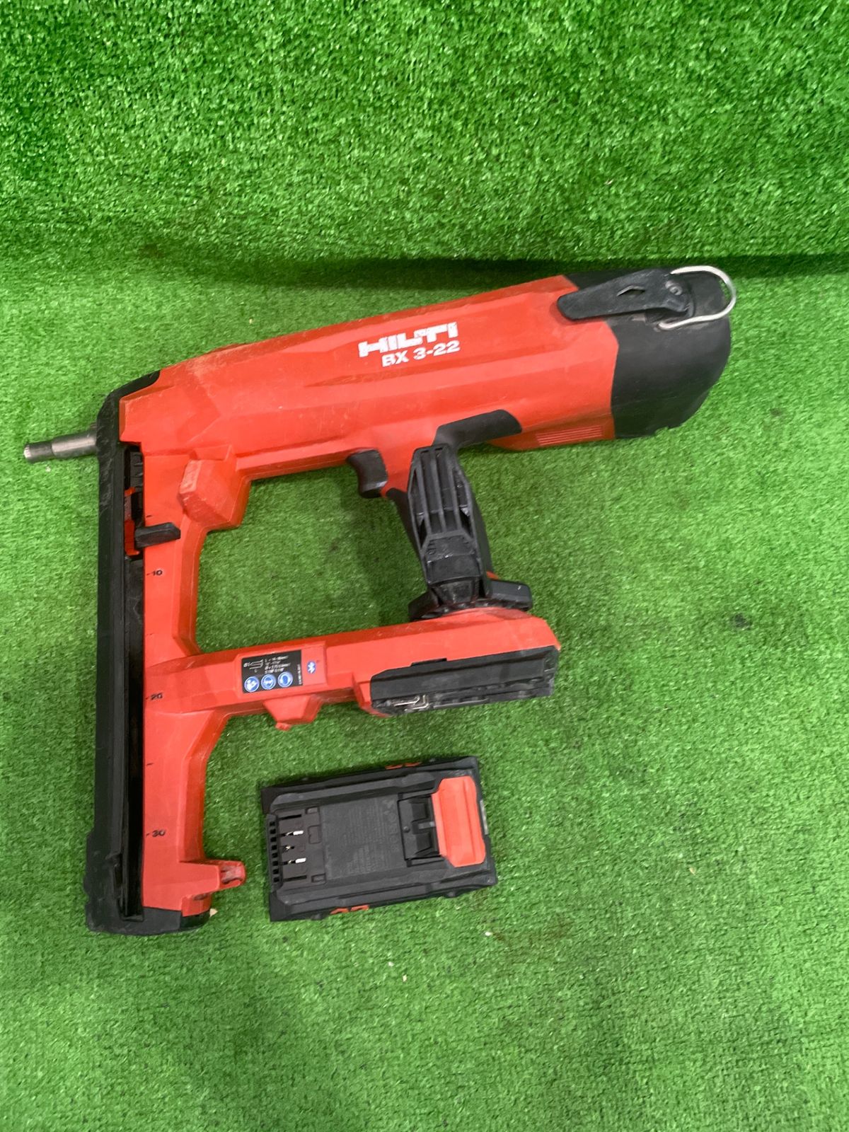 HILTI BX 3-L-22 充電式コンクリート 鋲打機 鋲打ち 2024年製※HILTI B22-55 バッテリーパック 21.6V 2.50Ah セット ※現状品(ト-187) 48,600円