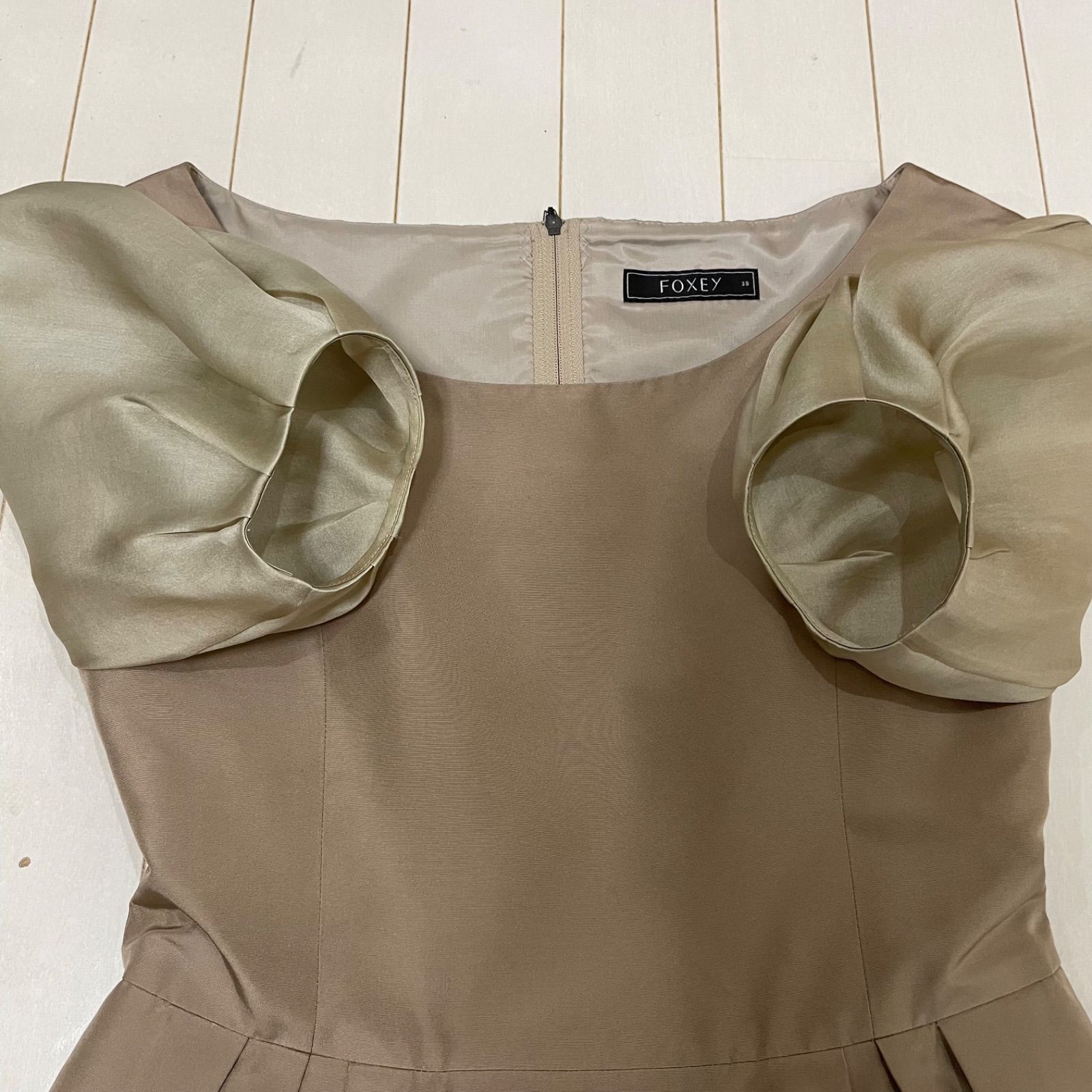 FOXEY フォクシー ワンピース 38 シルク袖 リボンデザイン ベージュ