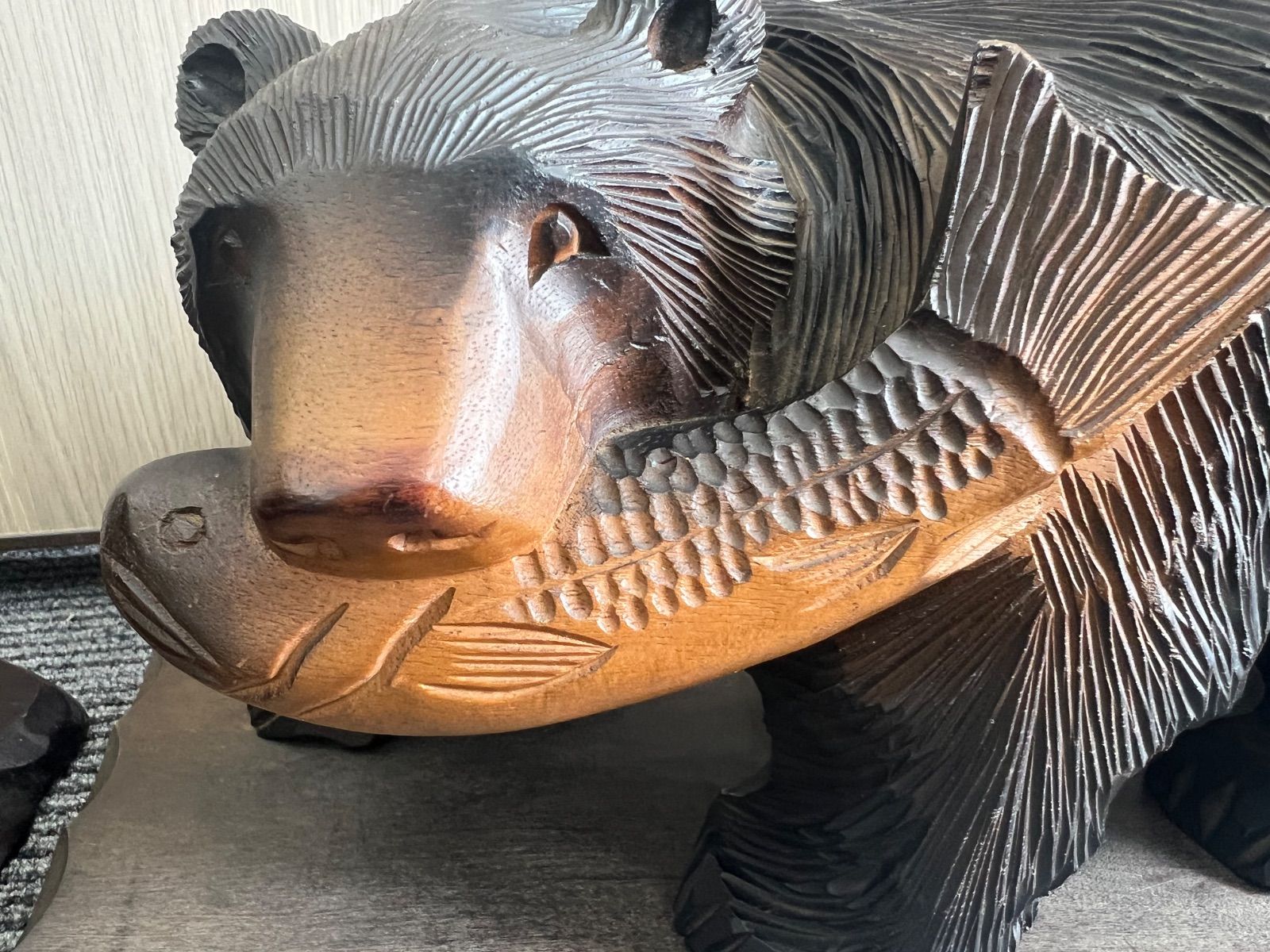 2体セット】木彫りの熊 置物 北海道 民芸品 鮭くわえ熊 吠え熊 縁起物