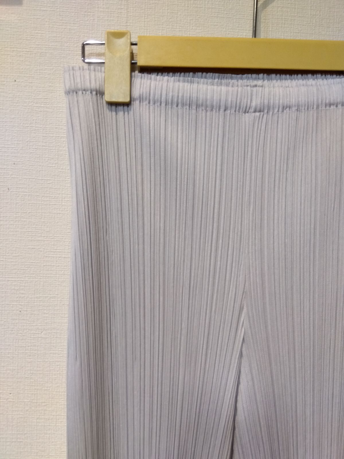 M20　PLEATS PLEASE　プリーツプリーズ　イッセイミヤケ　パンツ　グレー　ストレートパンツ　サイズ4