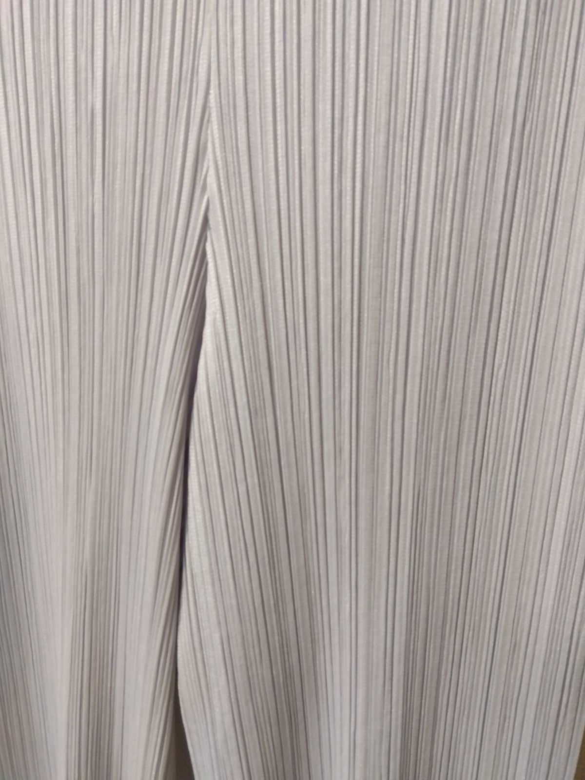 M20　PLEATS PLEASE　プリーツプリーズ　イッセイミヤケ　パンツ　グレー　ストレートパンツ　サイズ4