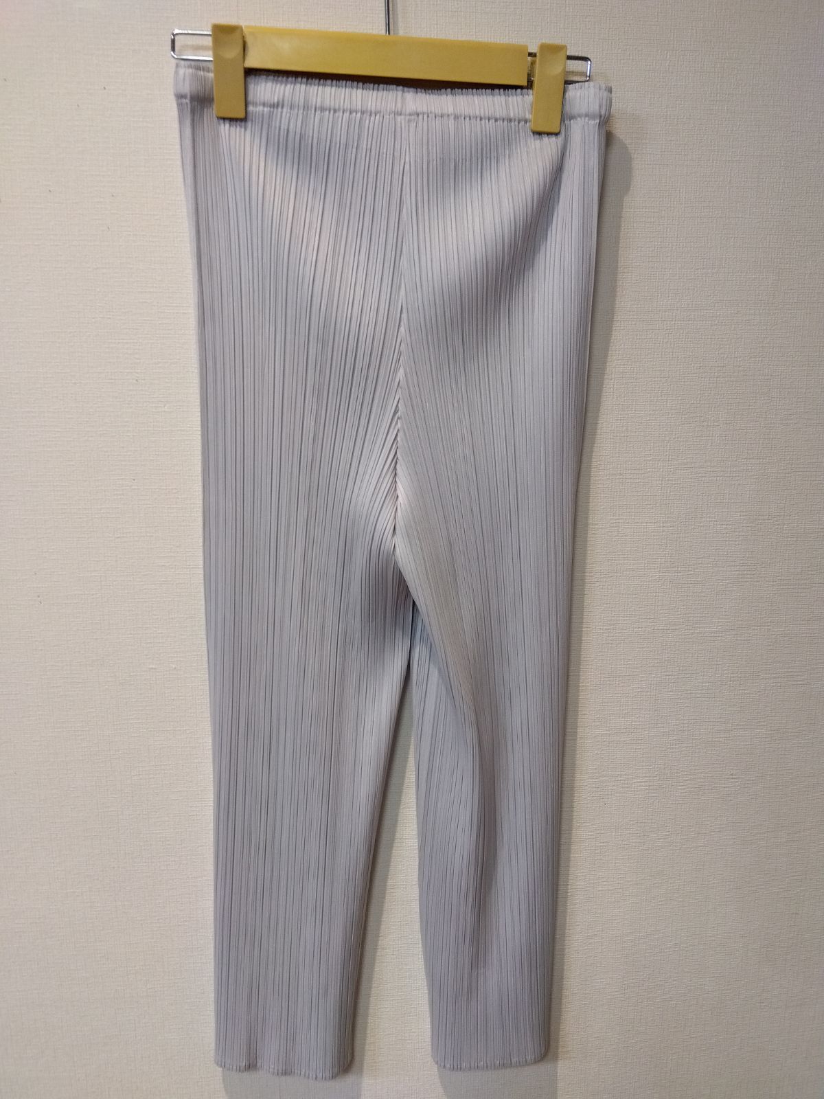M20　PLEATS PLEASE　プリーツプリーズ　イッセイミヤケ　パンツ　グレー　ストレートパンツ　サイズ4