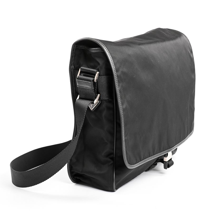 PRADA プラダ ショルダーバッグ メッセンジャーバッグ V158 - メルカリ