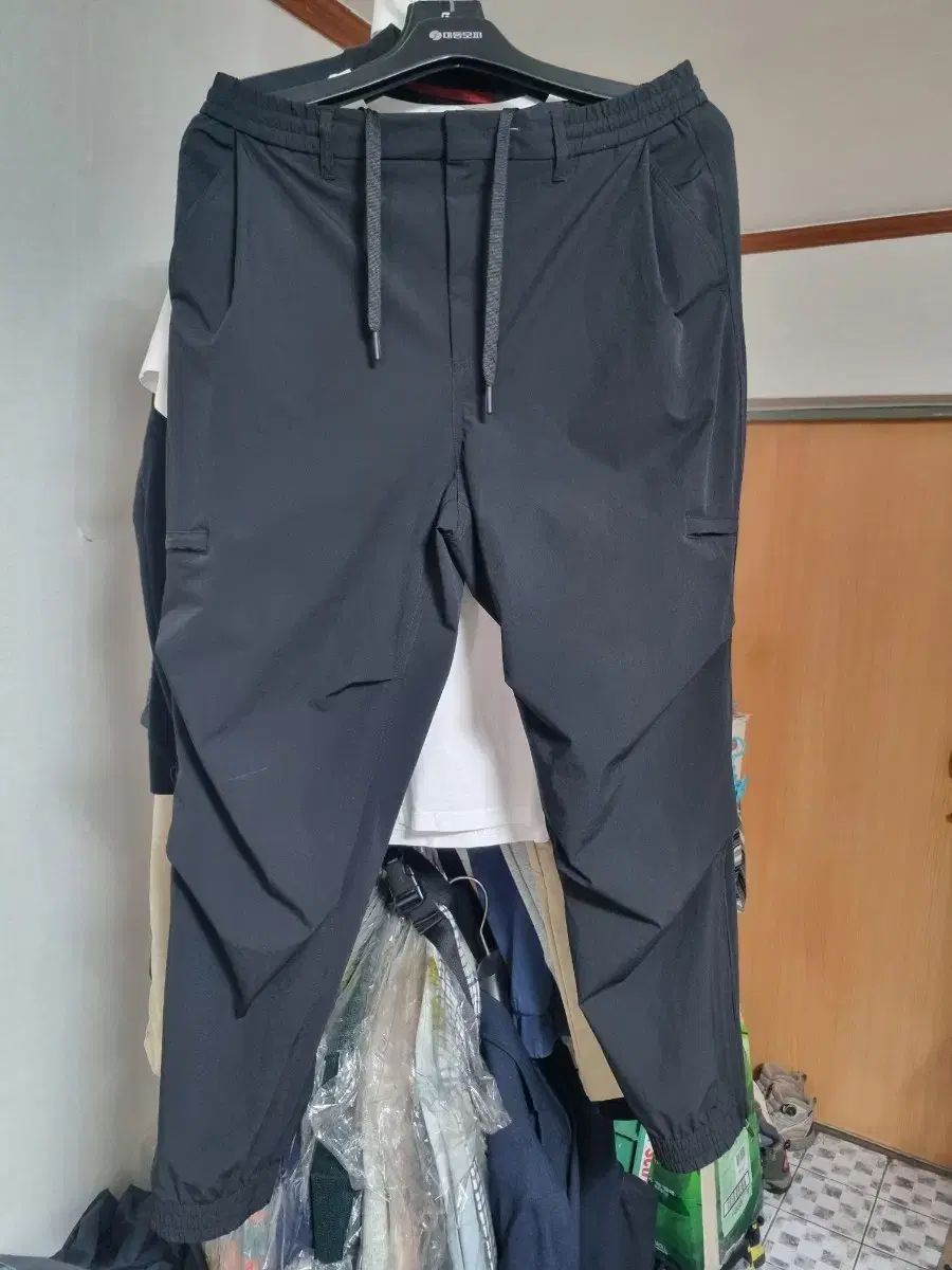 (新品レベル)KOLONSPORT 24/7 series ブラック カーゴ ジョガー パンツ M 30サイズ