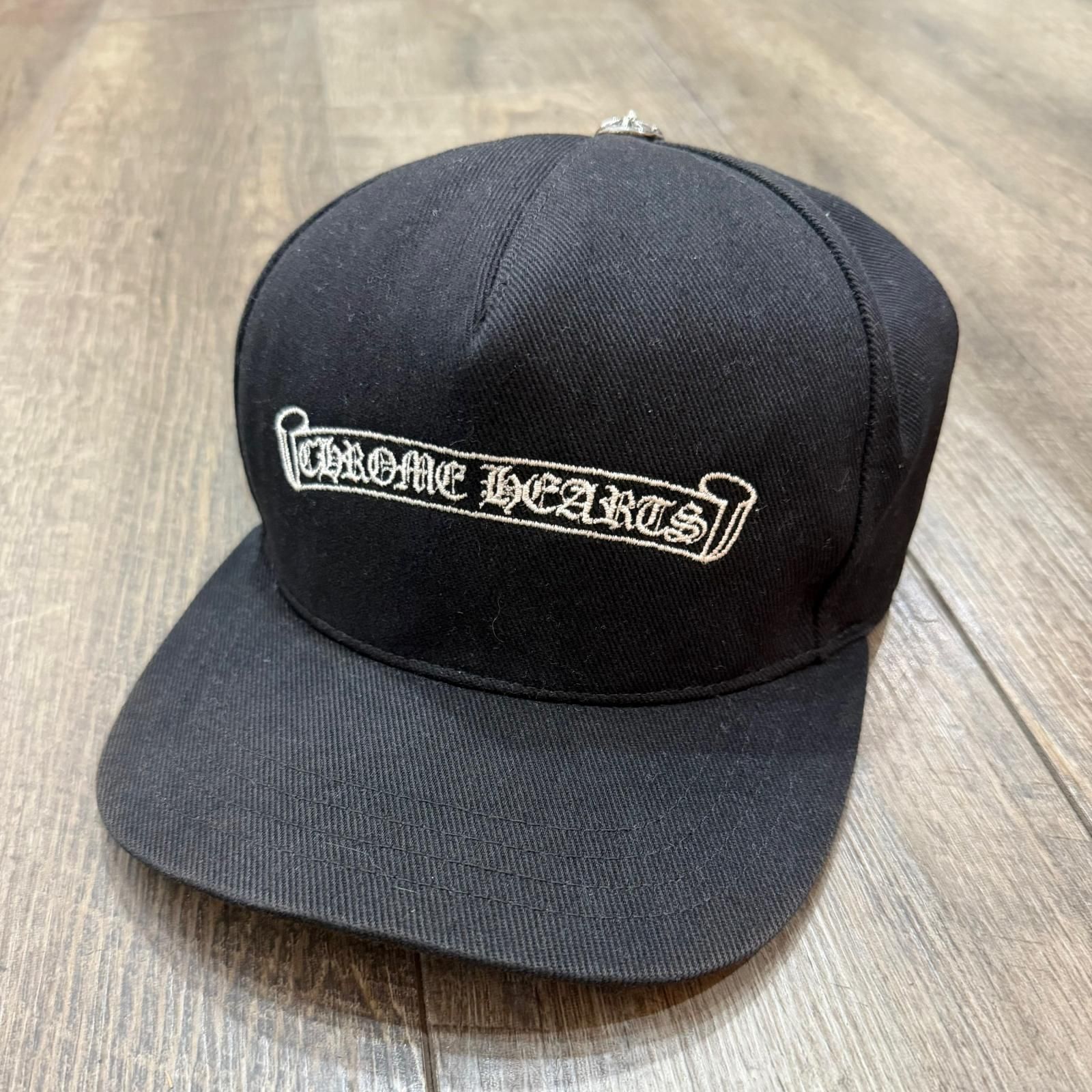 CHROME HEARTS スクロールラベル クロスボールキャップ 帽子 キャップ