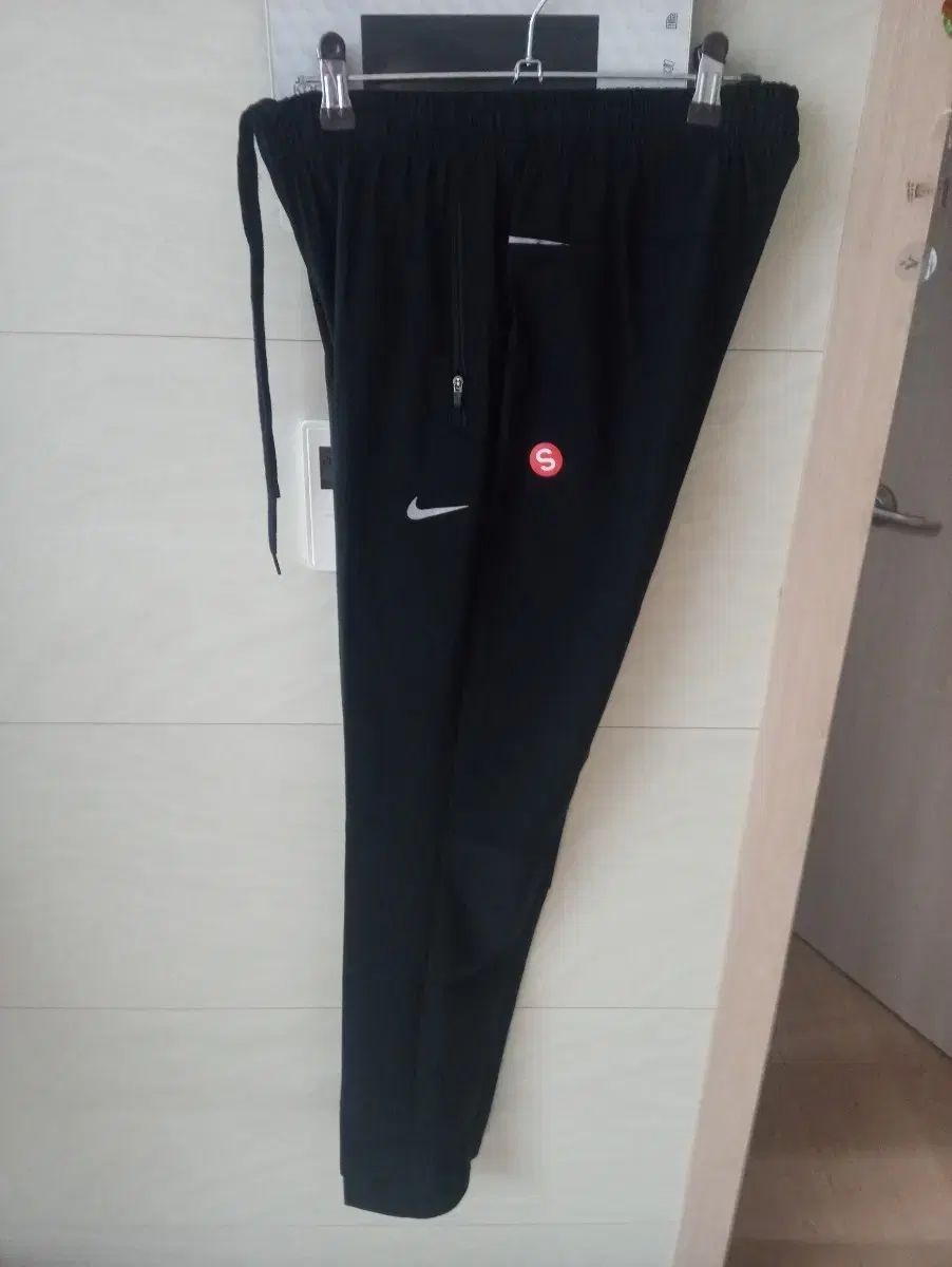 ナイキ 夏用 機能性 接触冷感 パンツ L 新品