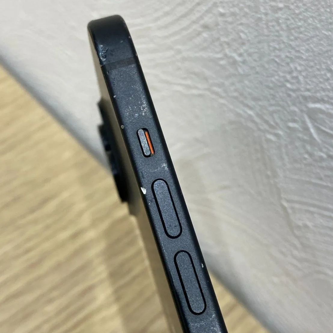 iPhone15 背面割れ 128GB SIMフリー - メルカリ