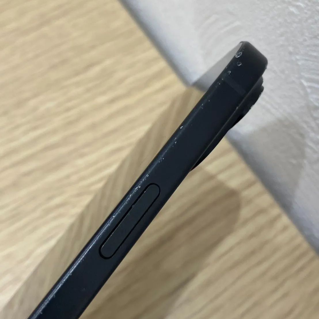 iPhone15 背面割れ 128GB SIMフリー - メルカリ