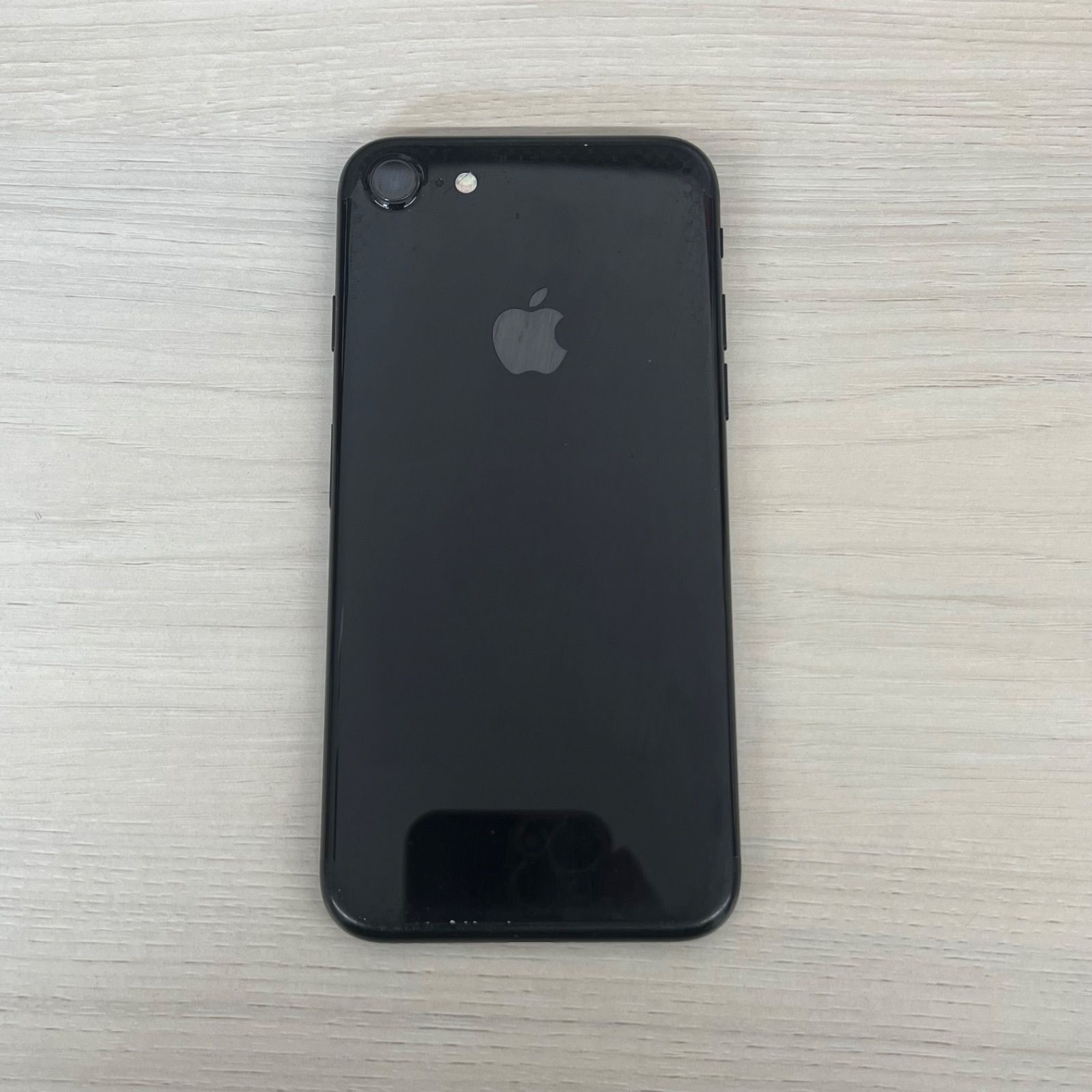 s8518）Apple iPhone 7 128GB ジェットブラック SIMフリー SIMロック