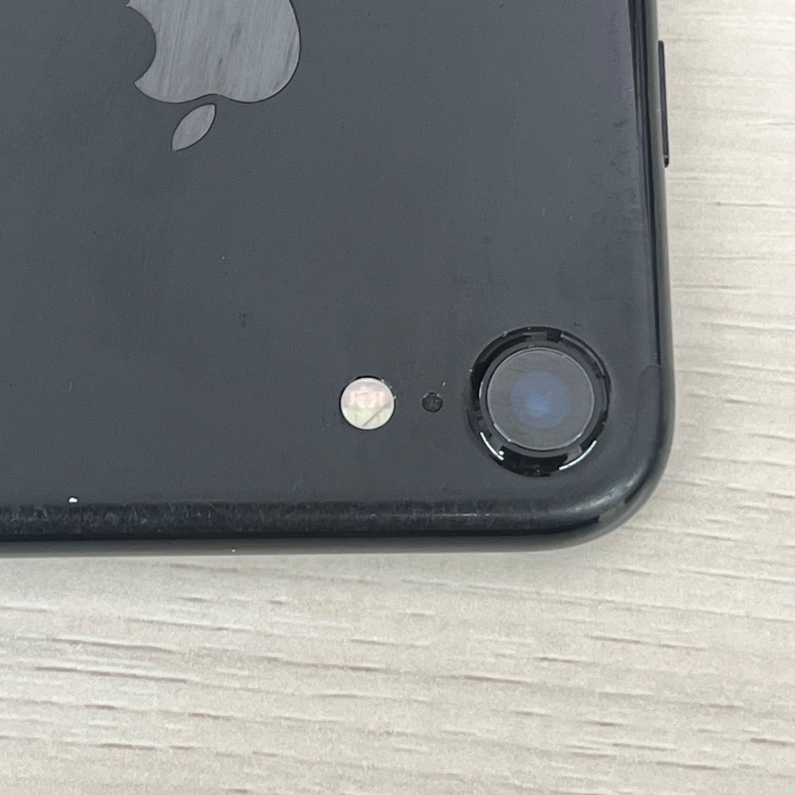s8518）Apple iPhone 7 128GB ジェットブラック SIMフリー SIMロック