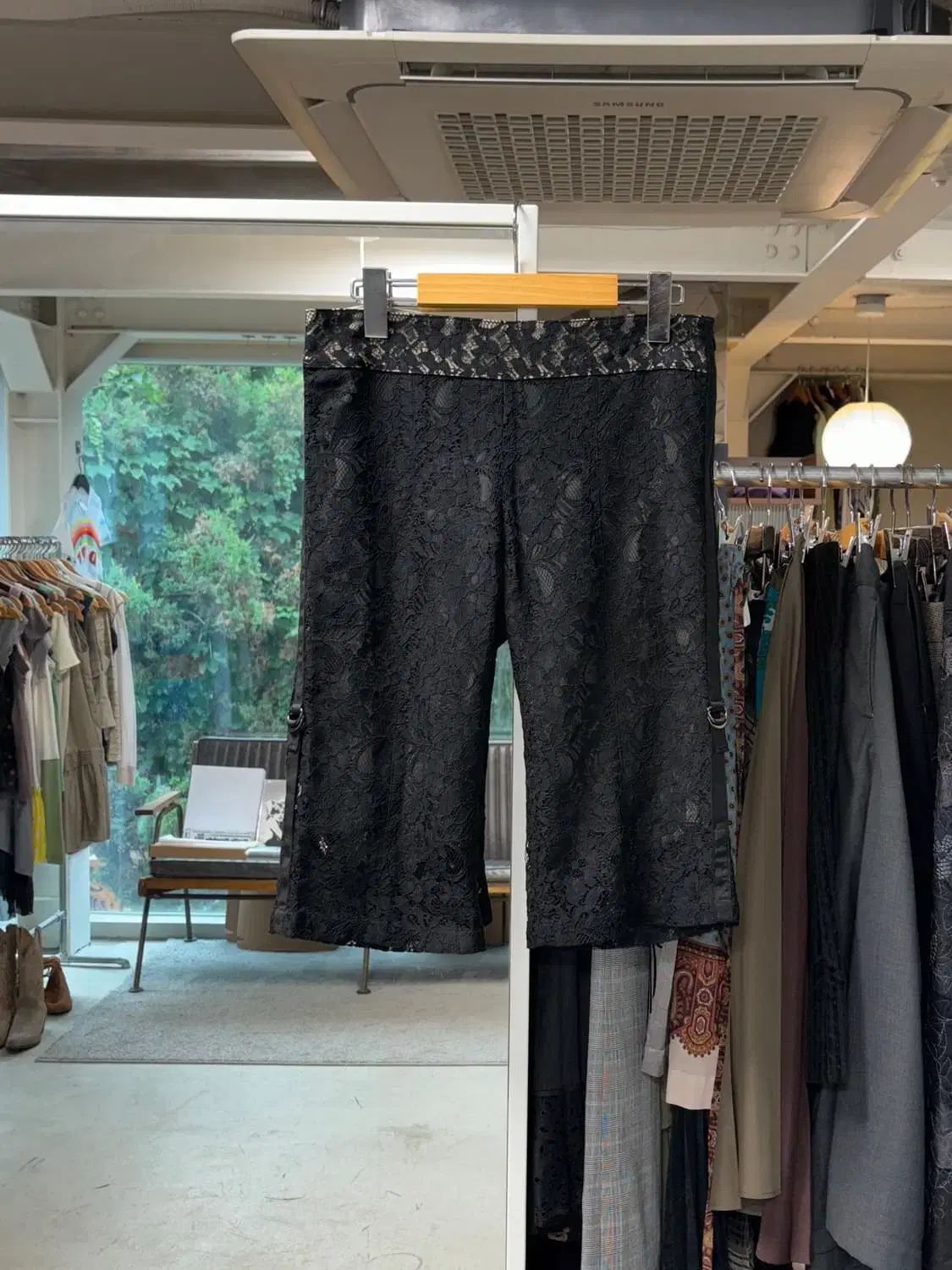 センソUNIニコ nero レース ハーフパンツ