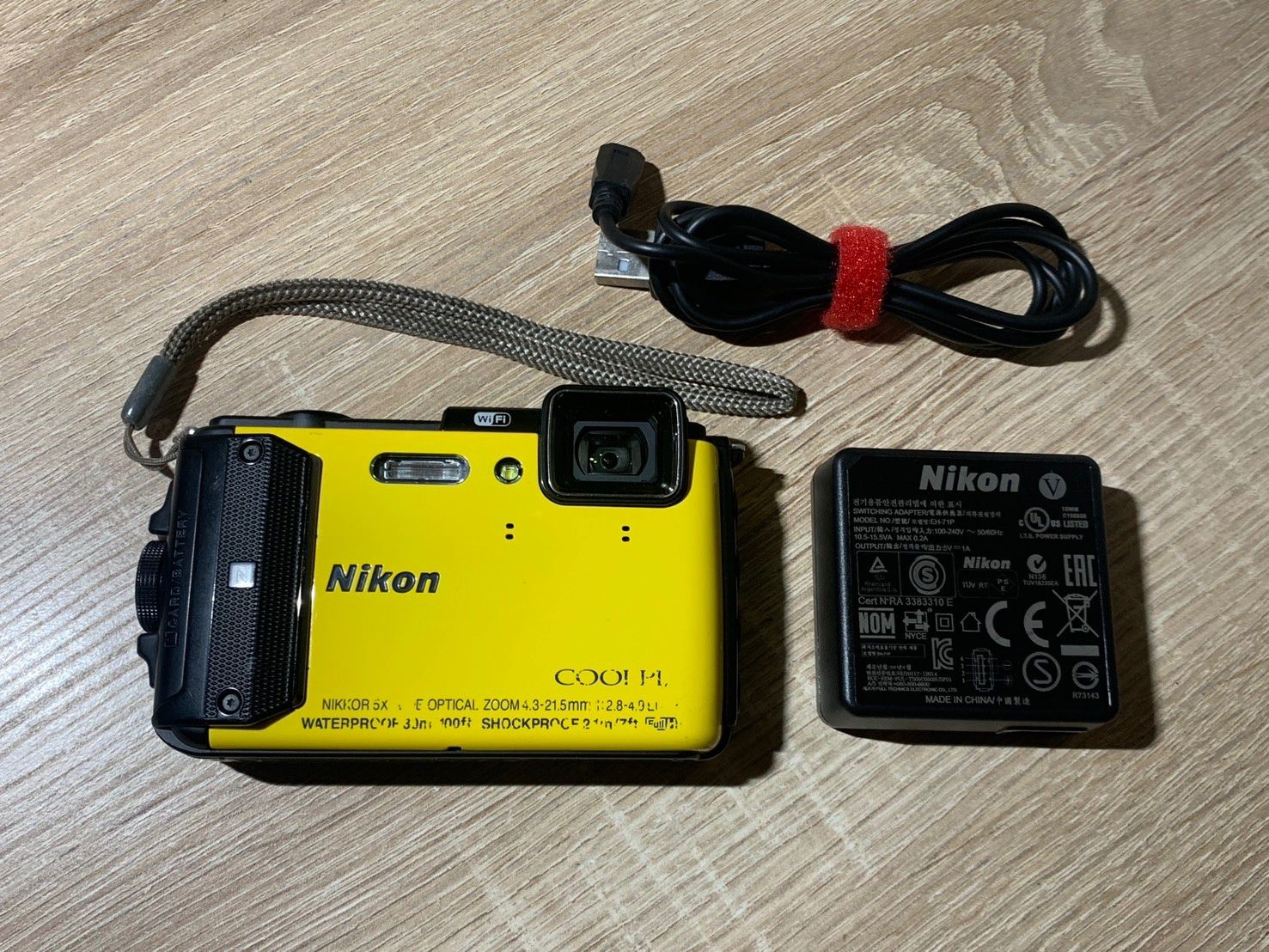 2600 Nikon COOLPIX AW130 イエロー デジカメ ジャンク品【コ】