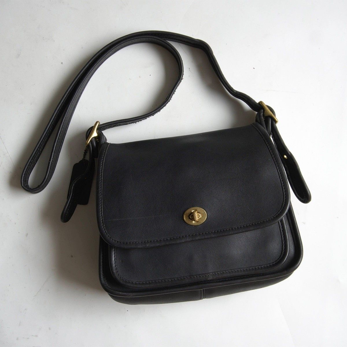 【定番】OLD COACH【レザー ショルダーバッグ】 ブラック コーチ 26070372