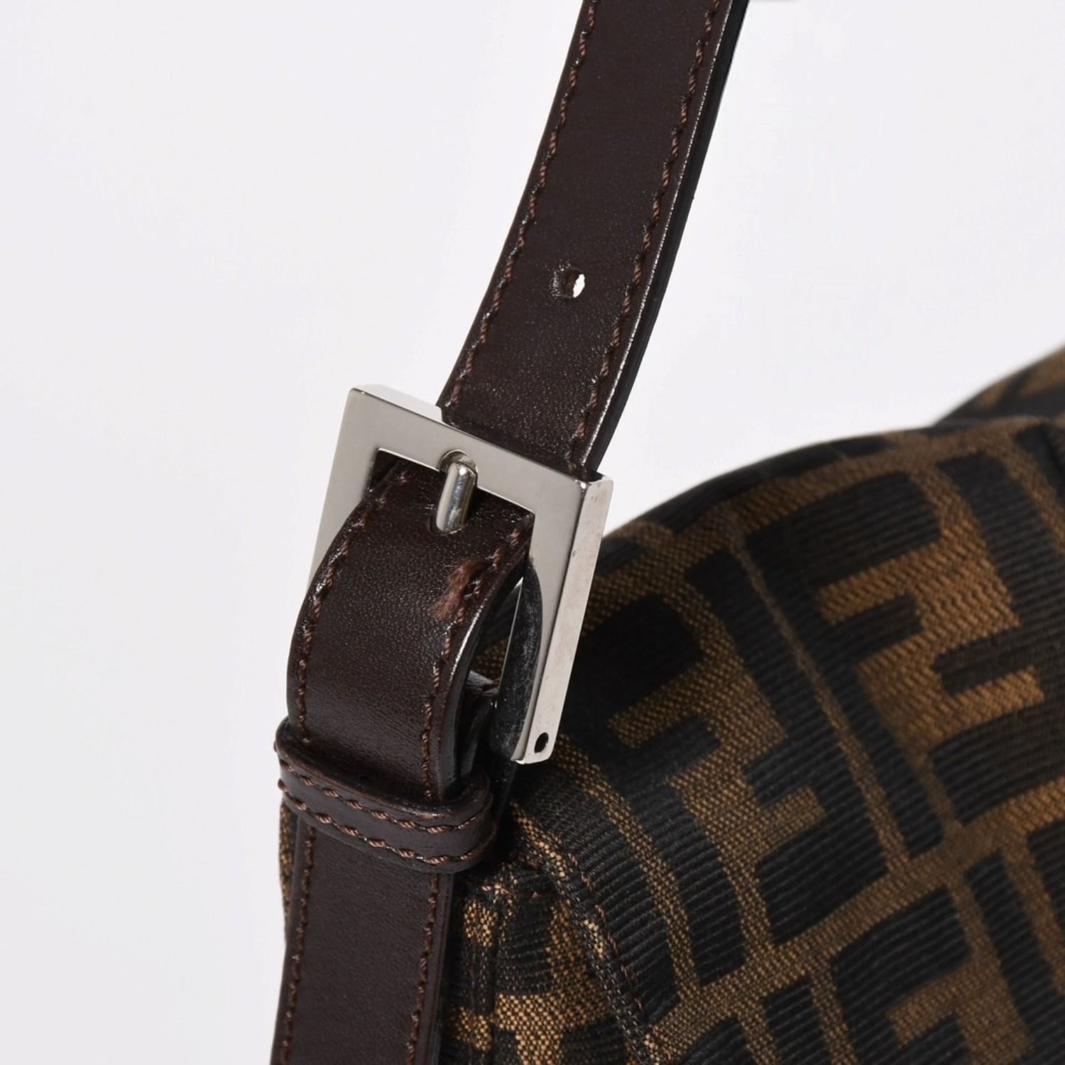 FENDI フェンディ マンマバケット ワンショルダーバッグ 26424