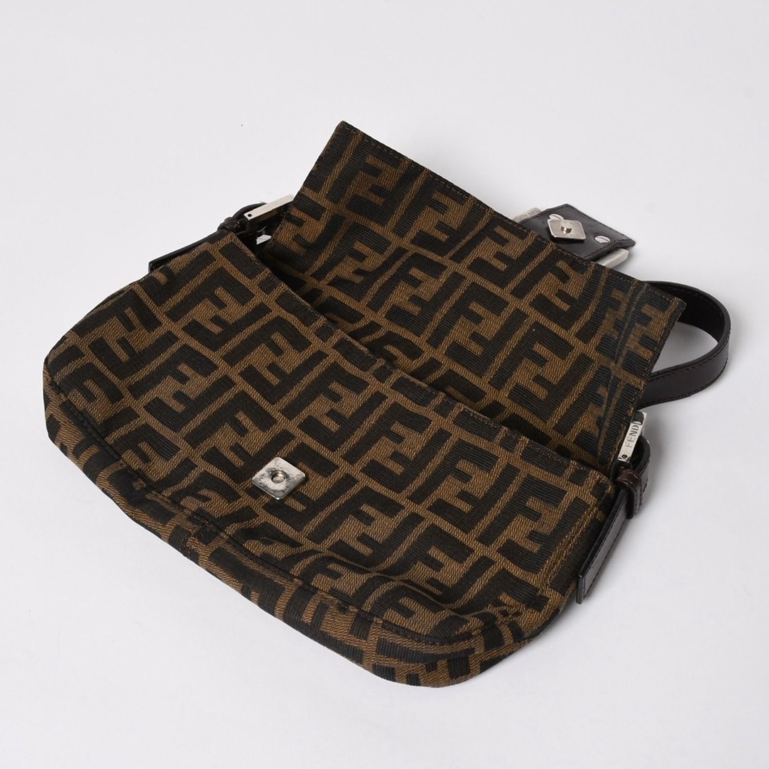 FENDI フェンディ マンマバケット ワンショルダーバッグ 26424