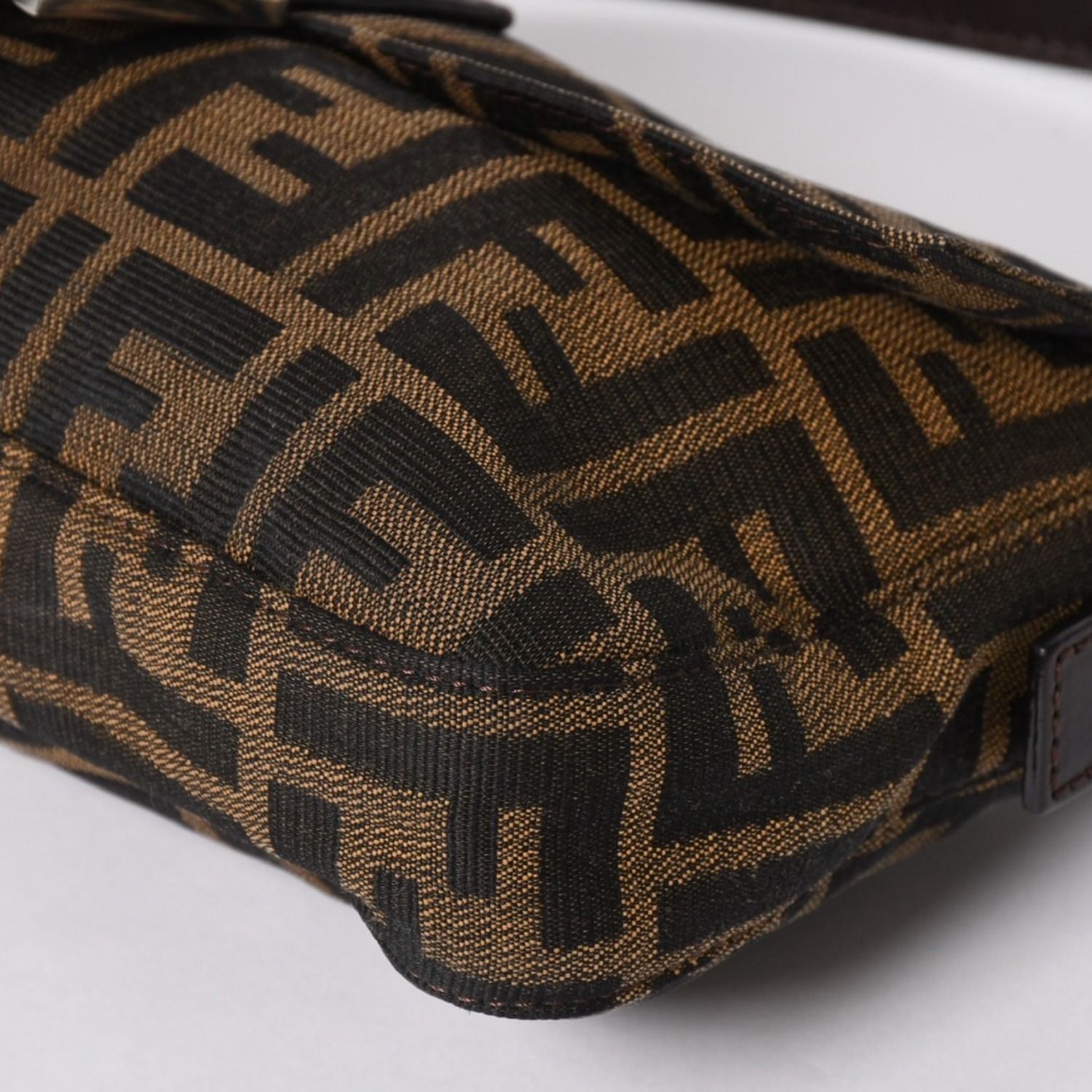 FENDI フェンディ マンマバケット ワンショルダーバッグ 26424